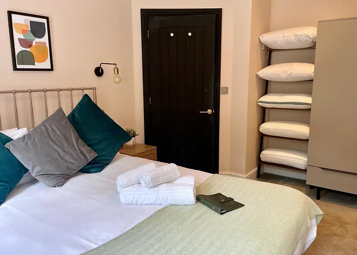 Pillow Menu! 1 Bed Garden Flat Finsbury Park